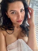 KIRA – Elegant and Discreet Companion for Exceptional Moments